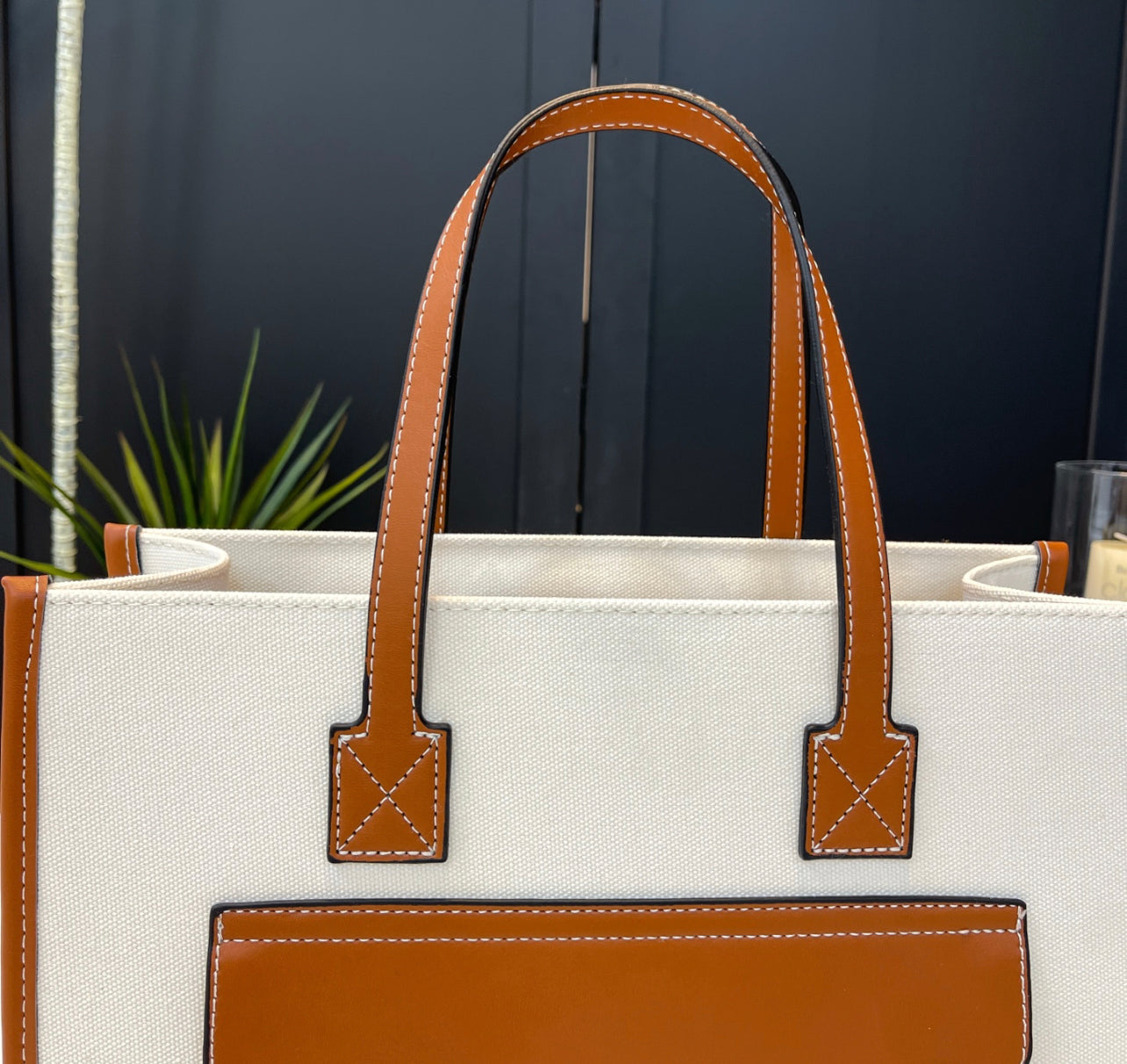 Tote bag