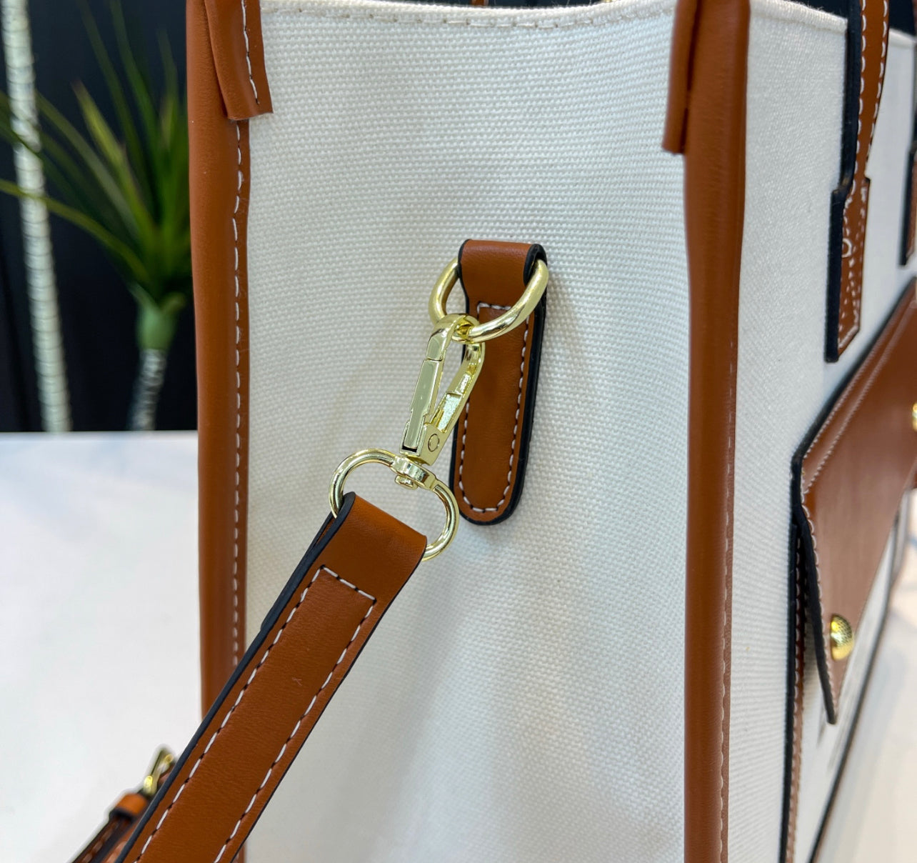 Tote bag