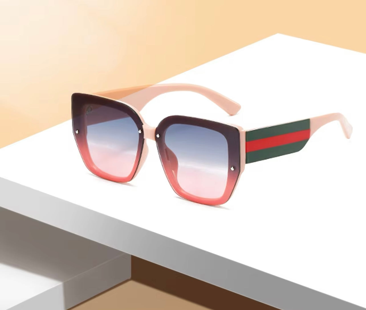 Ladies sunglasses 💕 No case