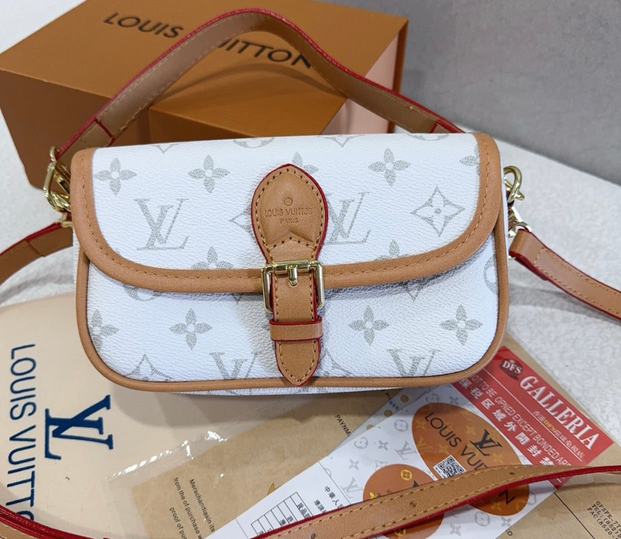 L cross body bag
