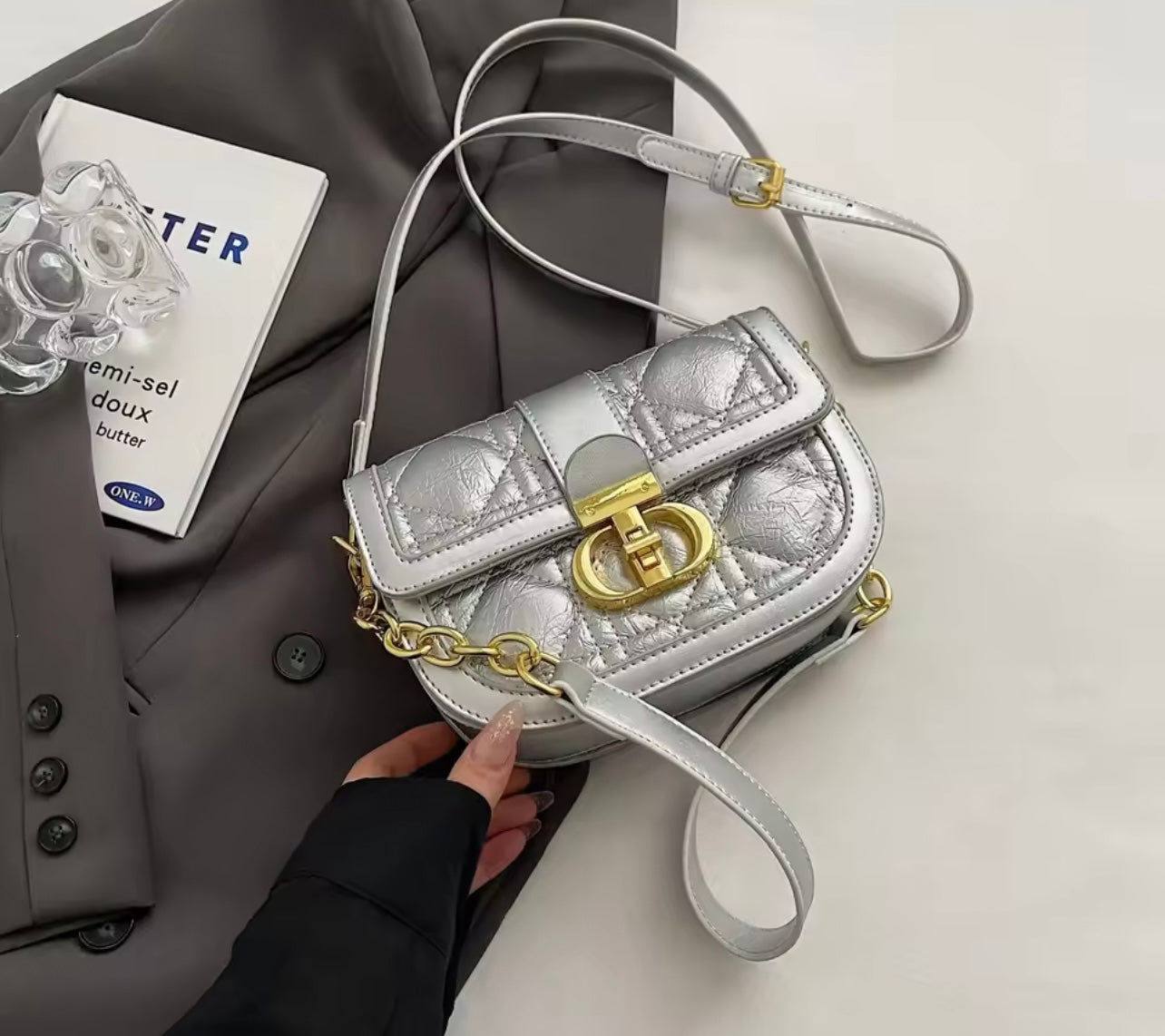 C crossbody bag