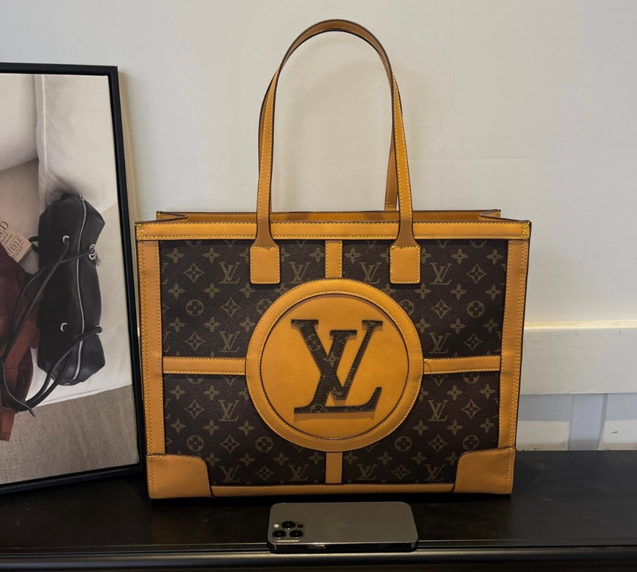 Tote bag