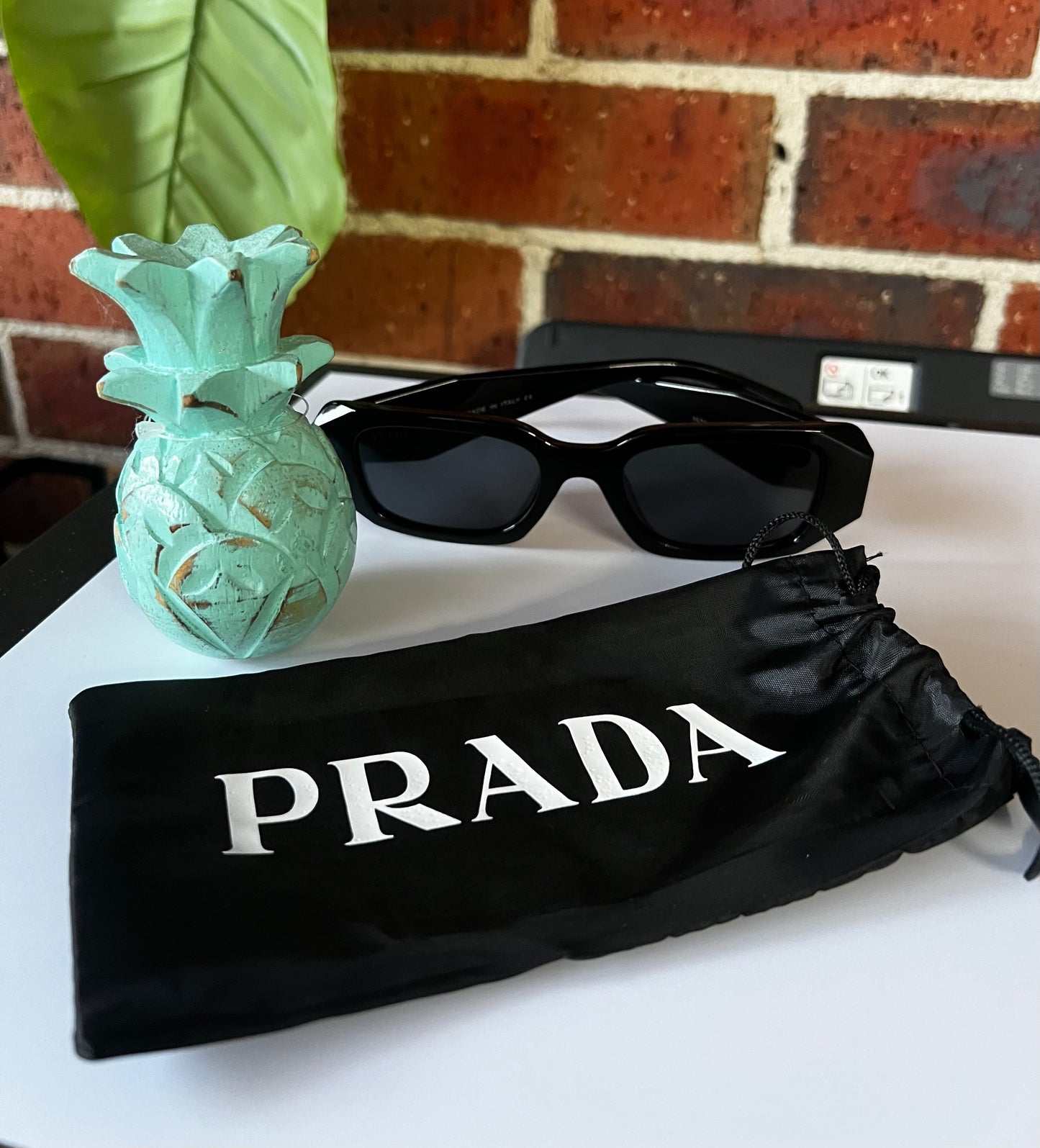 Sunglasses pouch