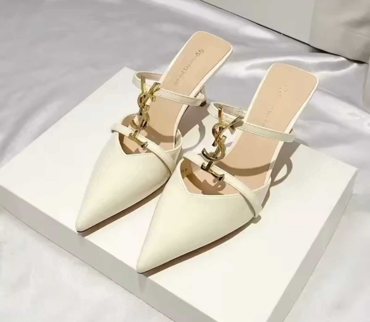 Ladies heels ๐