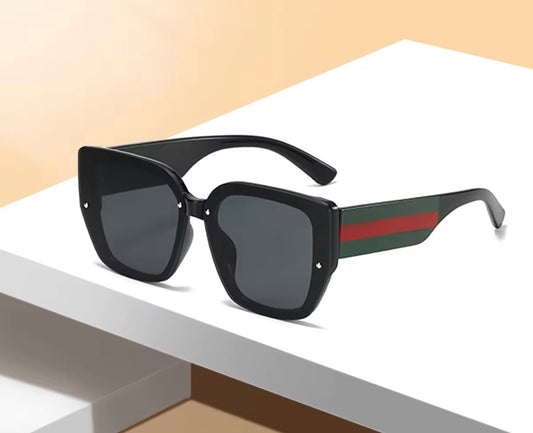 Ladies sunglasses π No case