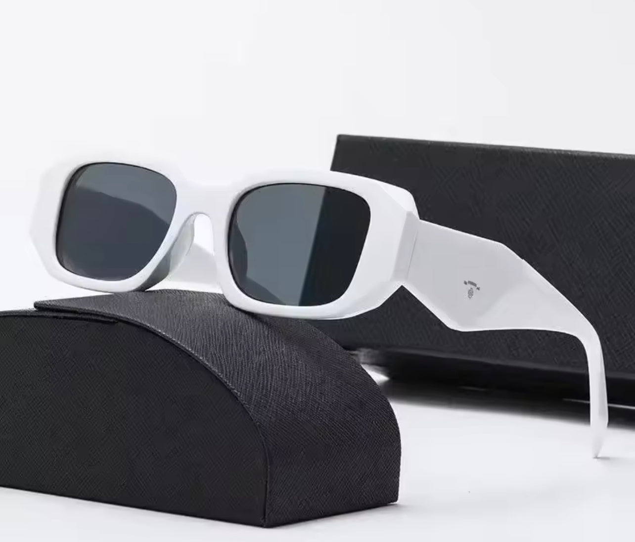 Sunglasses No case 💕