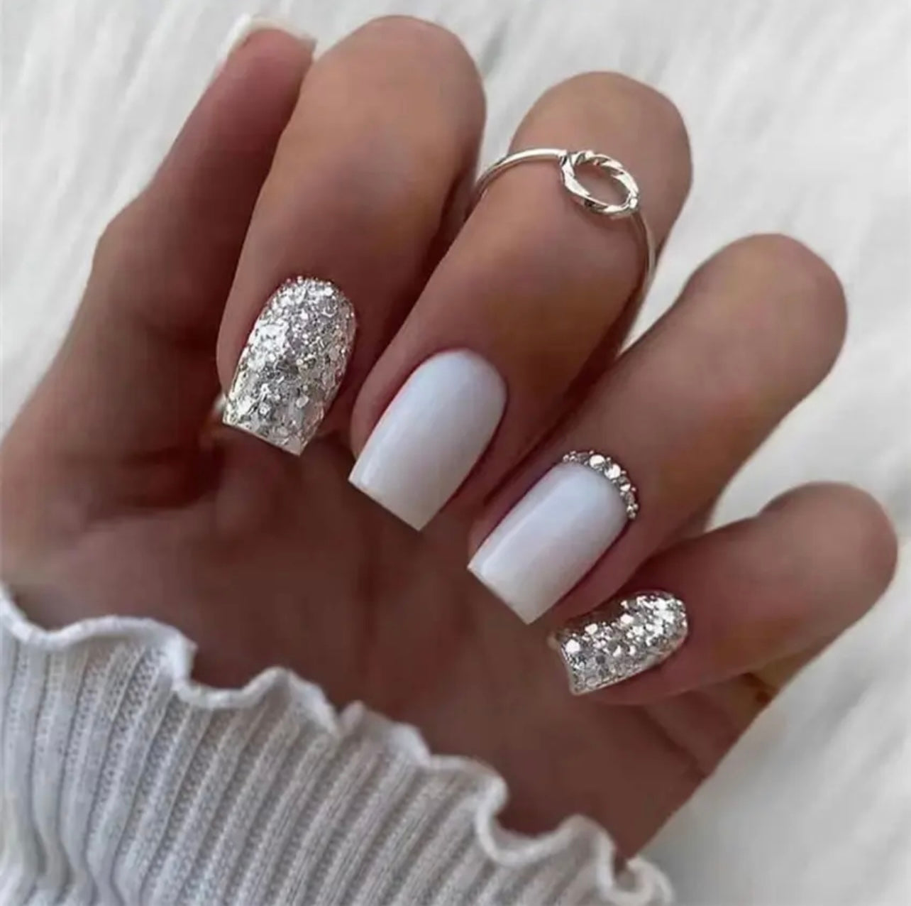 Stick on nails 🎀