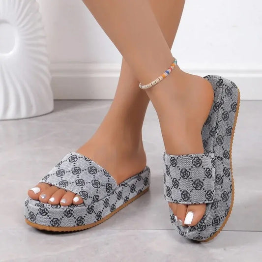 Ladies flats