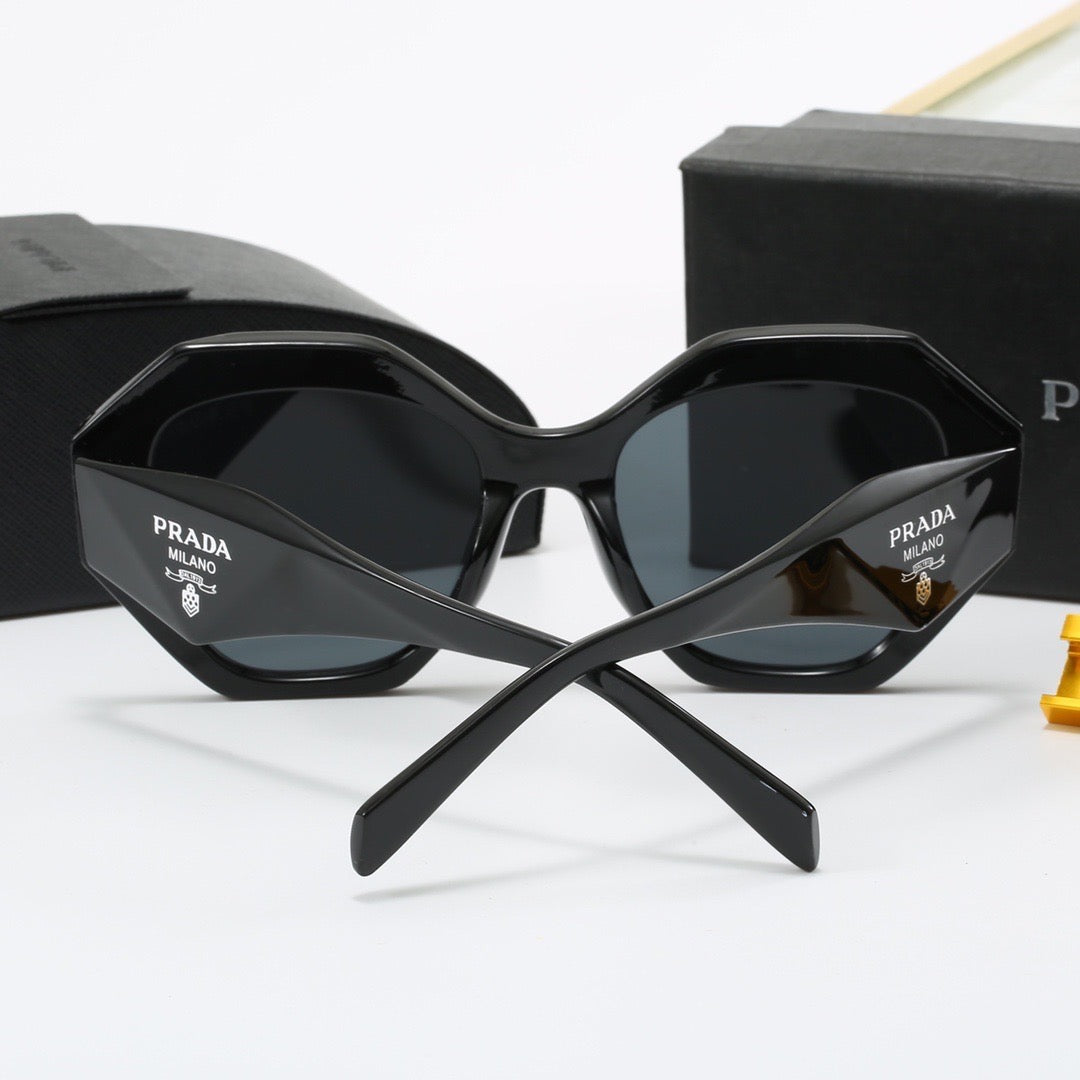 Sunglasses 🕶️ No box