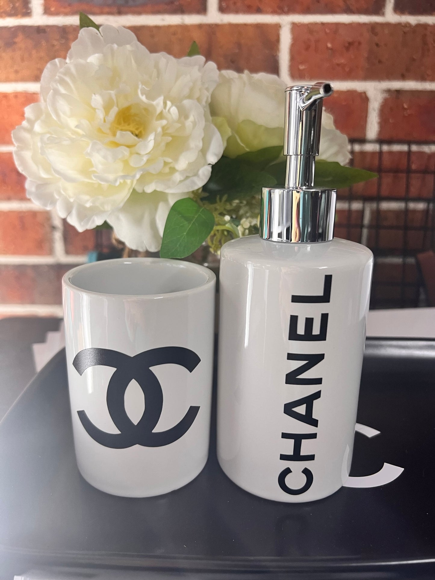 Ceramic bathroom sets