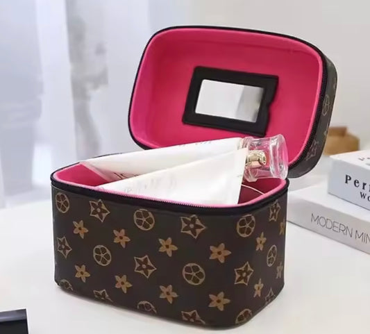 Make up bags flash sale π