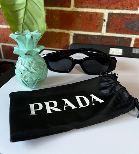 Sunglasses pouch