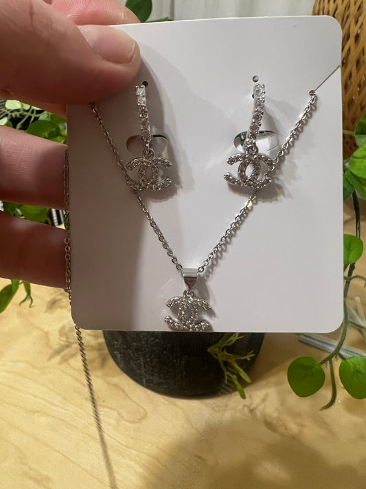 Necklace and earring set