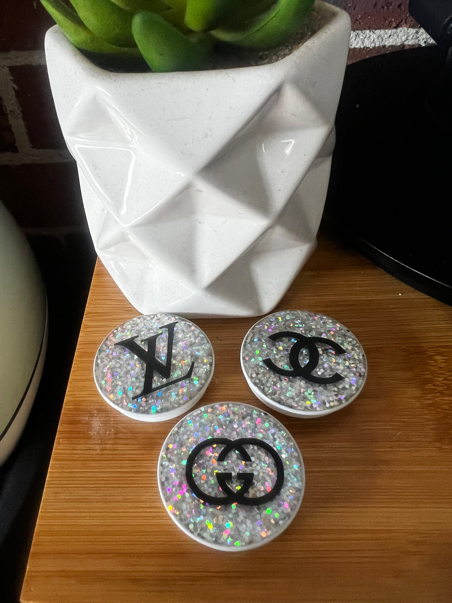AirPods Case & Phone sockets